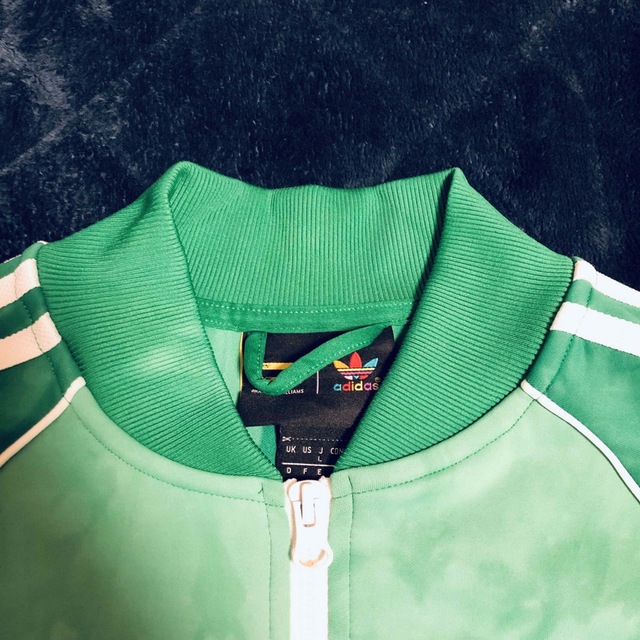 Originals（adidas）(オリジナルス)のアディダスオリジナルス ファレル・ウィリアムス トラックジャケット L 緑 メンズのトップス(ジャージ)の商品写真
