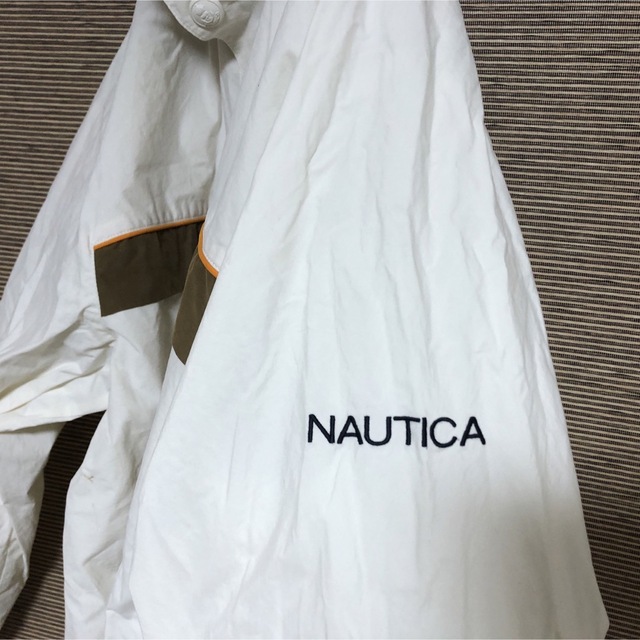 NAUTICA(ノーティカ)の【ノーティカ】マウンテンパーカー　刺繍　袖ロゴ　ワンポイント　アウター　白28 メンズのジャケット/アウター(マウンテンパーカー)の商品写真