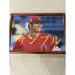 メジャーリーグベースボール(MLB)の大谷翔平　試合前のリラックスA4写真 説明↓是非最後まで！フレームピンクゴールド(記念品/関連グッズ)