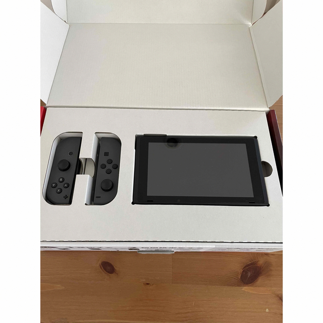 Nintendo Switch(ニンテンドースイッチ)のNintendo Switch  任天堂 エンタメ/ホビーのゲームソフト/ゲーム機本体(家庭用ゲーム機本体)の商品写真