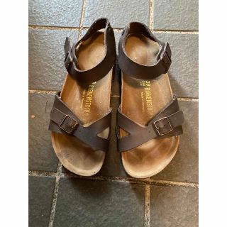 ビルケンシュトック(BIRKENSTOCK)のビルケンシュトック サンダル 25.0cmストラップあり(サンダル)