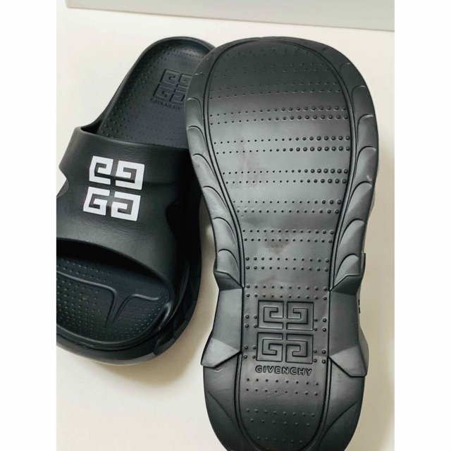 くつろぎカフェタイム 新品《 GIVENCHY ジバンシィ 》ラバー