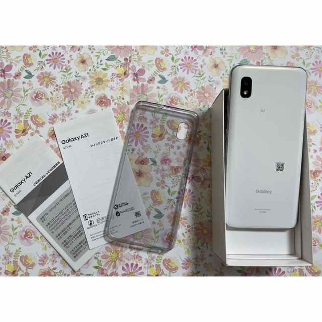 Galaxy(ギャラクシー)のSAMSUNG Galaxy A21 シンプル SCV49 ホワイト スマホ/家電/カメラのスマートフォン/携帯電話(スマートフォン本体)の商品写真