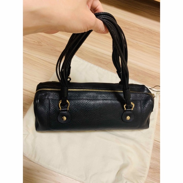 kate spade new york(ケイトスペードニューヨーク)のKate Spadeショルダーバッグ【黒色 革製】 レディースのバッグ(ショルダーバッグ)の商品写真