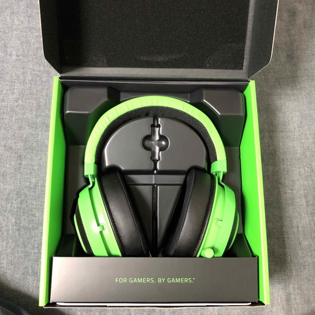 Razer(レイザー)のRazer 有線 ゲーミングヘッドセット  KRAKEN 2019 GREEN スマホ/家電/カメラのPC/タブレット(PC周辺機器)の商品写真