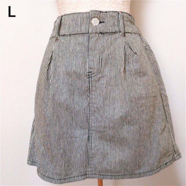 ストライプ　白黒　デニムスカート レディースのスカート(ひざ丈スカート)の商品写真