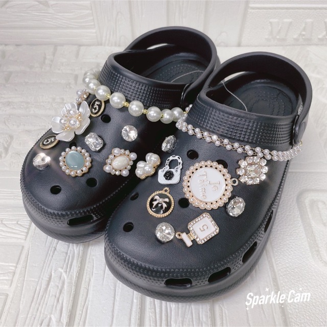 新品 クリスタルビジューサンダル 24〜25cm デコ ブラック レディースの靴/シューズ(サンダル)の商品写真