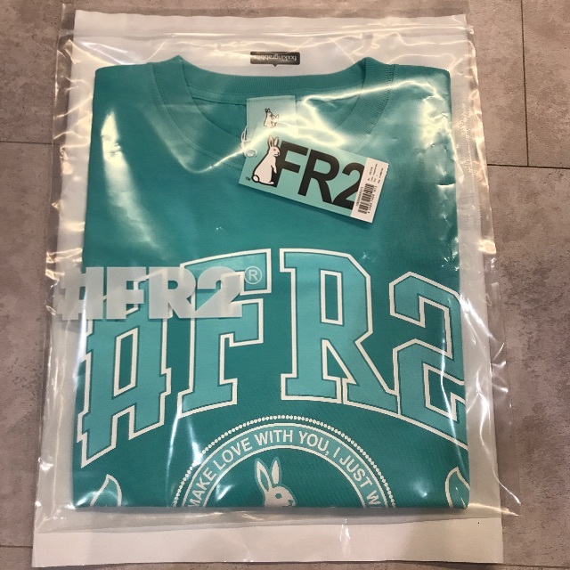 #FR2(エフアールツー)のFR2 月桃  COLLEGE LOGO 沖縄限定 Lサイズ メンズのトップス(Tシャツ/カットソー(半袖/袖なし))の商品写真