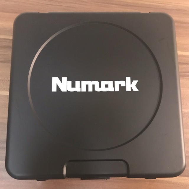 Numark PT-01 ポータブル・ターンテーブル 楽器のDJ機器(ターンテーブル)の商品写真