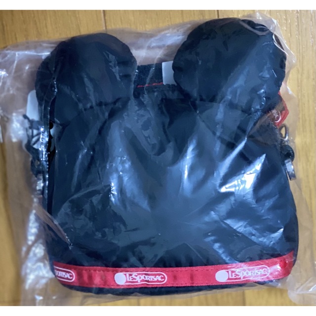 LeSportsac(レスポートサック)のレスポートサック MICKEY CROSSBODYディズニー100クラブミッキー レディースのバッグ(ショルダーバッグ)の商品写真