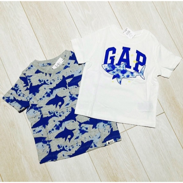 babyGAP - ベビーギャップ☆新品 シャーク サメ柄 ロゴ Tシャツ 半袖
