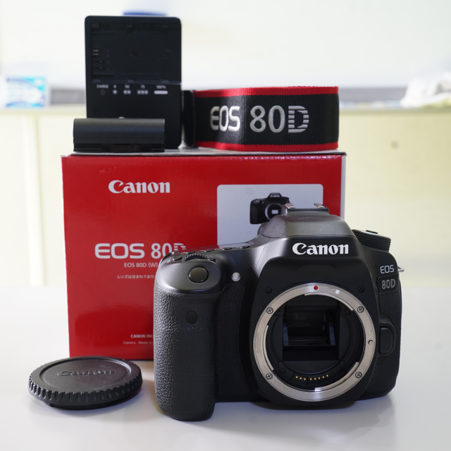 Canon EOS 80D ボディ - www.sorbillomenu.com