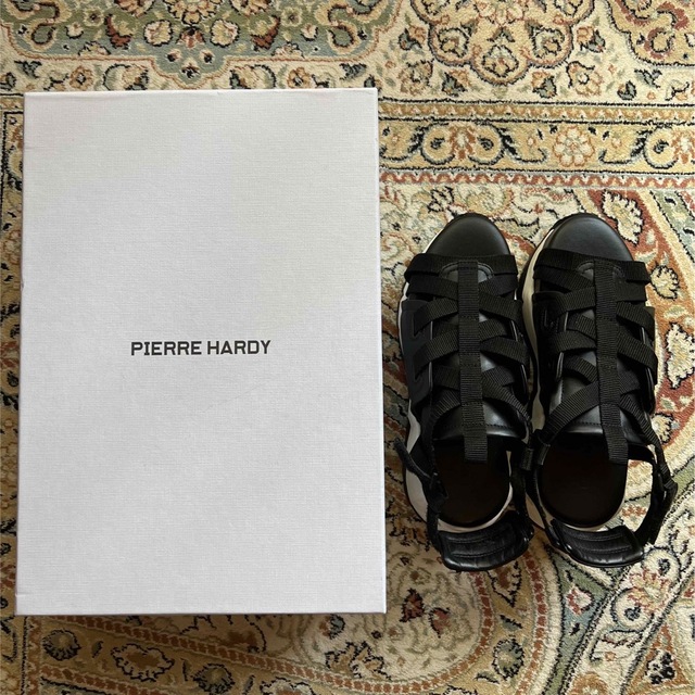 PIERRE HARDY(ピエールアルディ)のPIERRE HARDY ピエールアルディ トレックコメット サンダル 37 レディースの靴/シューズ(サンダル)の商品写真