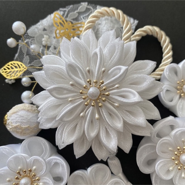 新作 つまみ細工 髪飾り キラキラ 白レース 結婚式 11点セットの 新作 つまみ細工 髪飾り キラキラ 白レース 結婚式 11点セットの