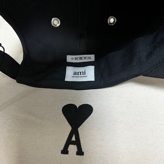 ami(アミ)の新品【Ami Paris】ハートロゴキャップ ブラック メンズの帽子(キャップ)の商品写真