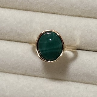 緑の石の指輪　13号 14号 ゴールド カラー おしゃれに グリーン(リング(指輪))