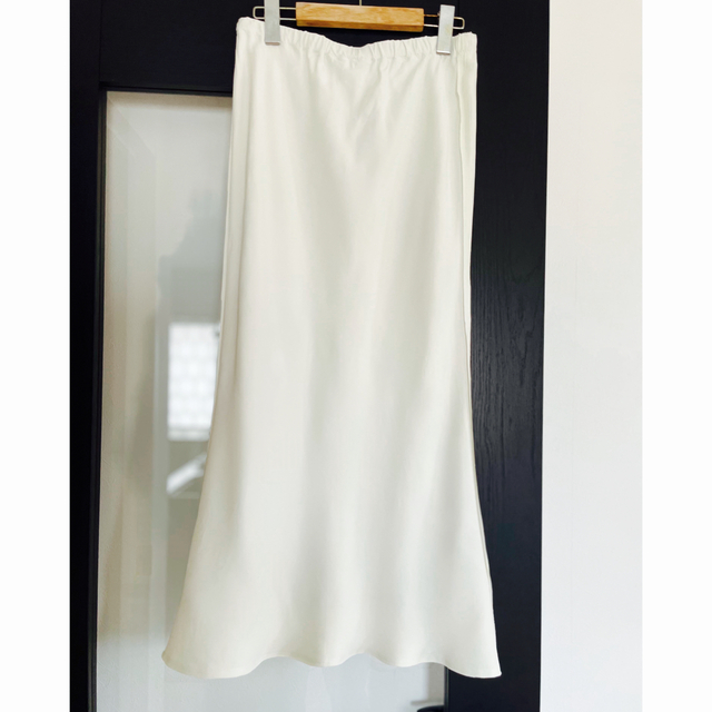 Plage(プラージュ)のプラージュ　キュプラサテンスカート レディースのスカート(ロングスカート)の商品写真