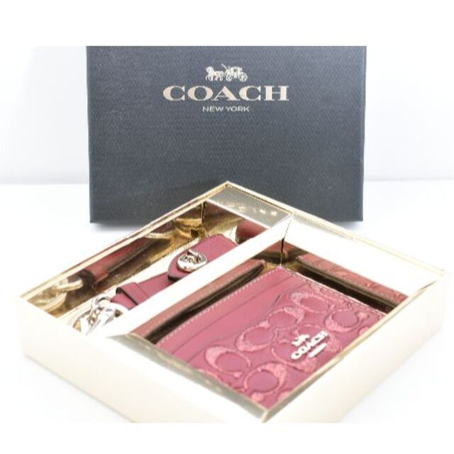 COACH(コーチ)のコーチ 新品♡名刺入れ＆キーホルダー シグネチャーC ラメ ギフトボックス 高級 レディースのファッション小物(名刺入れ/定期入れ)の商品写真