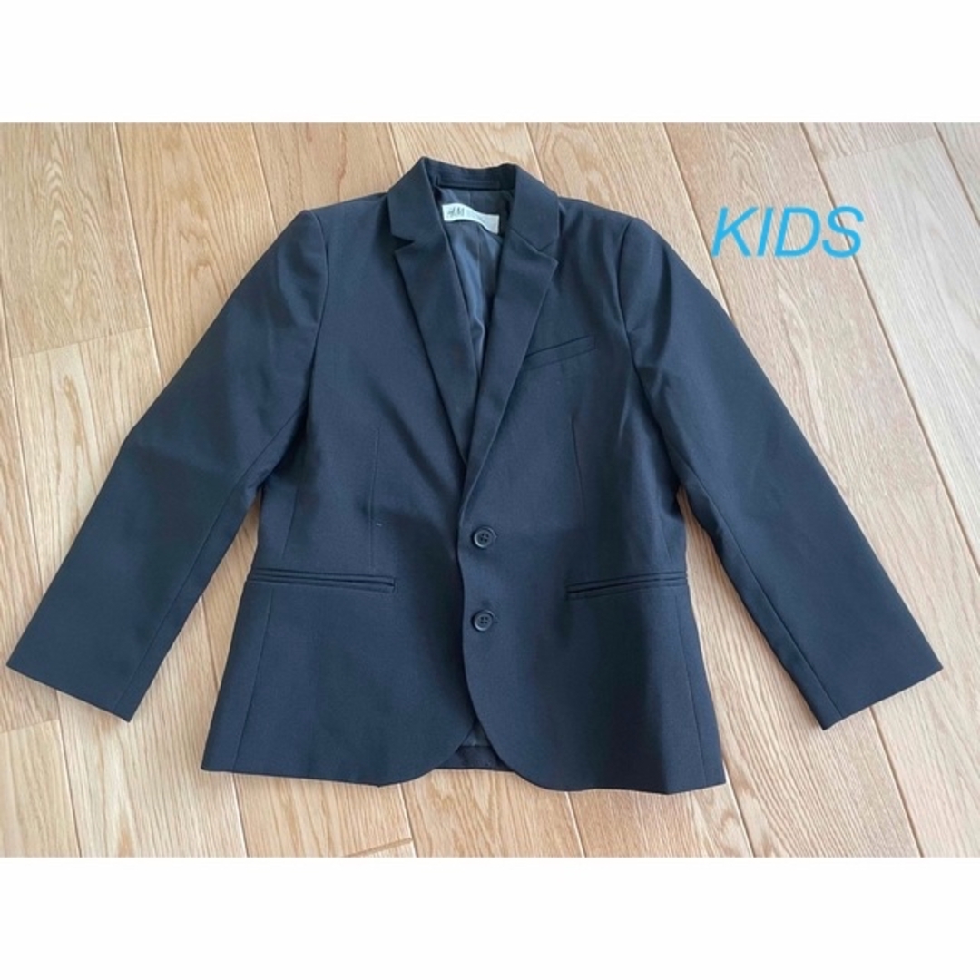 H&M(エイチアンドエム)のH&M kids EUR122 スーツ　タキシード　boys キッズ/ベビー/マタニティのキッズ服男の子用(90cm~)(ドレス/フォーマル)の商品写真