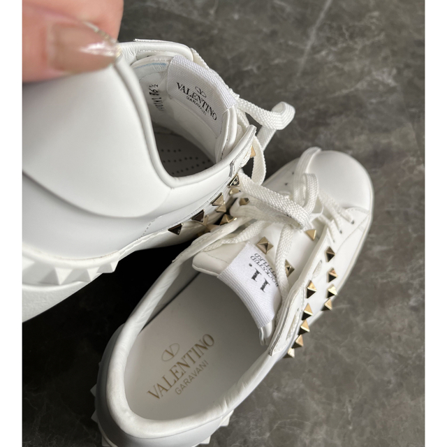 VALENTINO ロックスタッズ スニーカー レザー ローカット