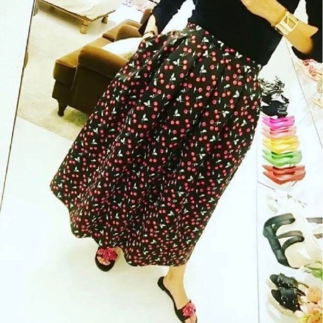 TSURU by Mariko Oikawa(ツルバイマリコオイカワ)のツルバイマリコオイカワ　チェリー　スカート レディースのスカート(ロングスカート)の商品写真
