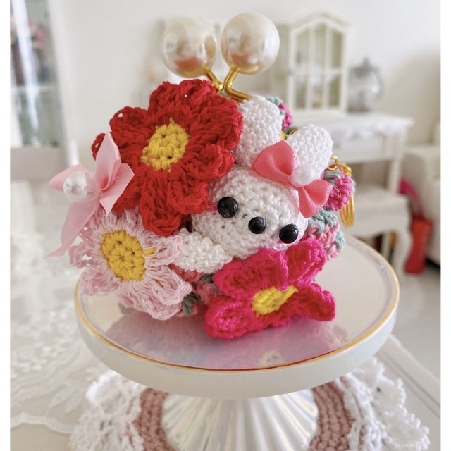 🍓いちご畑でお花を抱えたうさちゃん🐰💕の通販 by Hina♡Hanaお次制作