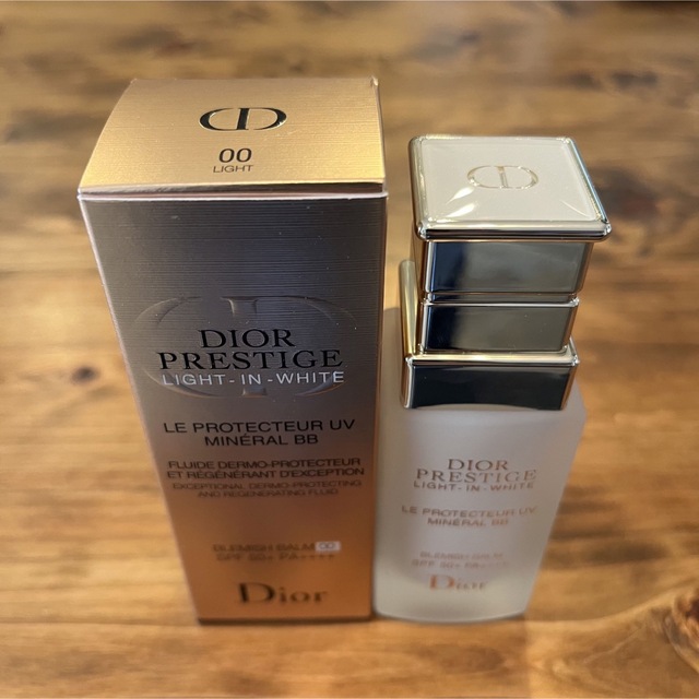 Dior(ディオール)のDior プレステージ ホワイト ル プロテクター UV ミネラル BB 00 コスメ/美容のベースメイク/化粧品(BBクリーム)の商品写真