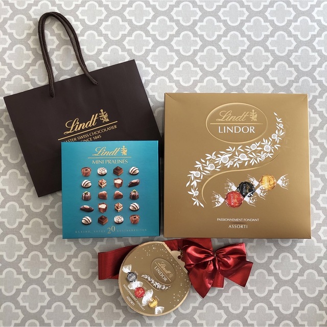 Lindt(リンツ)のLindt リンツ チョコレートの袋、箱、リボン Lindor エンタメ/ホビーのコレクション(その他)の商品写真