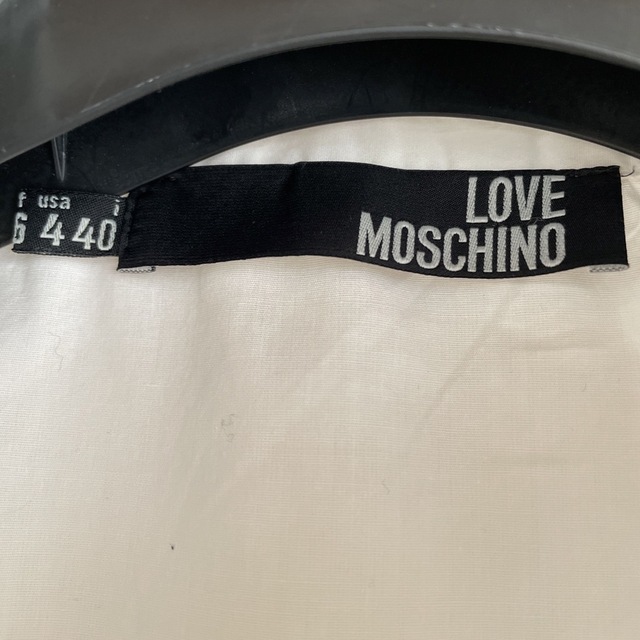 MOSCHINO(モスキーノ)のモスキーノ　ストーンシャツ レディースのトップス(シャツ/ブラウス(長袖/七分))の商品写真