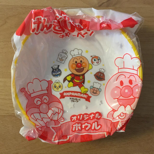 ルカ様専用☆新品未使用！非売品！アンパンマンの食器６点セット キッズ/ベビー/マタニティの授乳/お食事用品(離乳食器セット)の商品写真