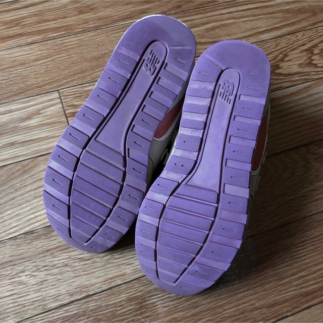 ニューバランス　21センチ　紫　ピンク　パープル キッズ/ベビー/マタニティのキッズ靴/シューズ(15cm~)(スニーカー)の商品写真