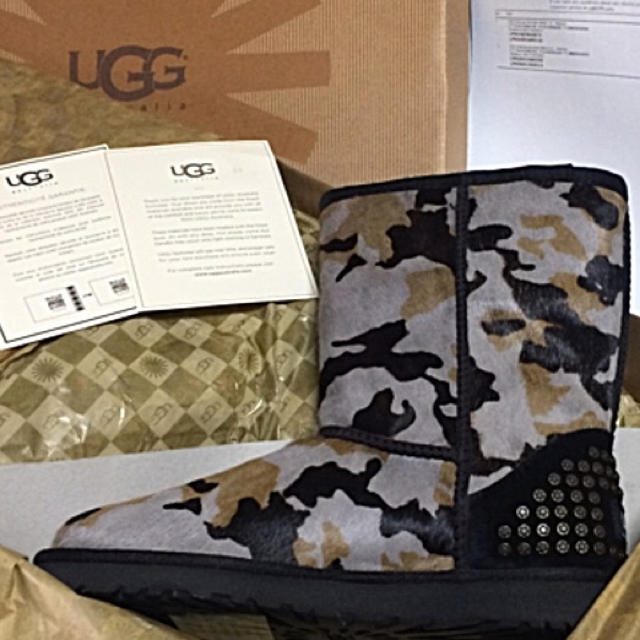 UGG(アグ)の新品・未使用！レア！UGG Australia ローランド ショートブーツ 迷彩 レディースの靴/シューズ(ブーツ)の商品写真