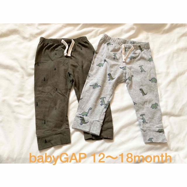 babyGAP(ベビーギャップ)のbabyGAP 12〜18month パンツ2枚セット キッズ/ベビー/マタニティのベビー服(~85cm)(パンツ)の商品写真