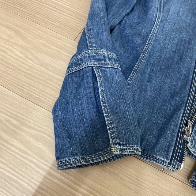 DKNY(ダナキャランニューヨーク)のDNKY//JEANSアウターデニム4 レディースのジャケット/アウター(Gジャン/デニムジャケット)の商品写真