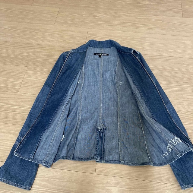 DKNY(ダナキャランニューヨーク)のDNKY//JEANSアウターデニム4 レディースのジャケット/アウター(Gジャン/デニムジャケット)の商品写真