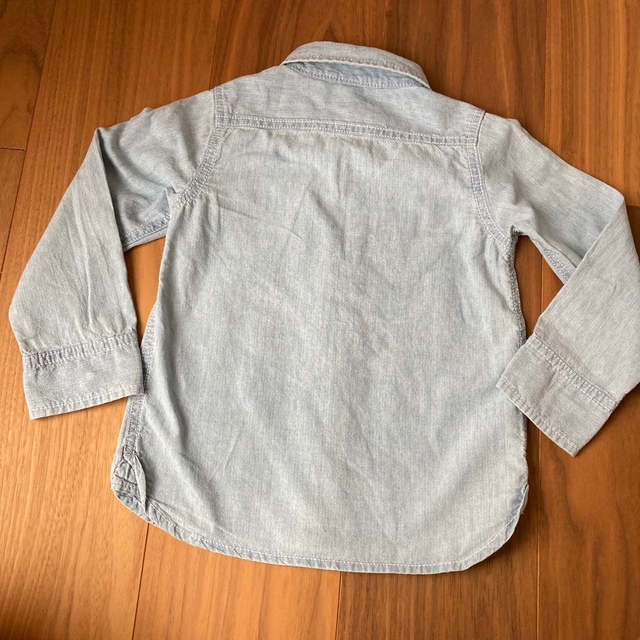 babyGap デニムシャツ　100cm キッズ/ベビー/マタニティのキッズ服男の子用(90cm~)(Tシャツ/カットソー)の商品写真