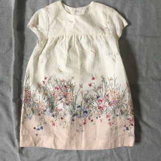 ザラキッズ(ZARA KIDS)のZARA フラワープリント ワンピース 104 薄ピンク お出かけ 上品(ワンピース)