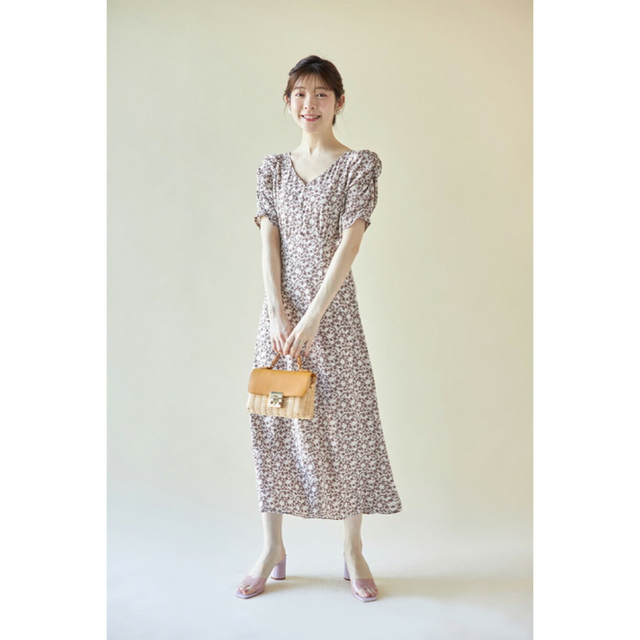 TOCCO closet(トッコクローゼット)の【美品】トッコクローゼット ロング フラワー ワンピース レディースのワンピース(ロングワンピース/マキシワンピース)の商品写真