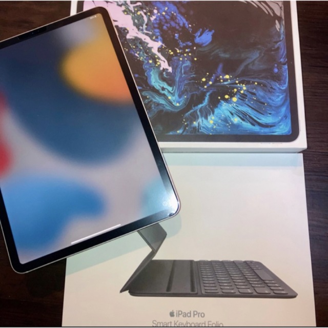 iPad Pro 11インチ スマートキーボード付き　動作良好