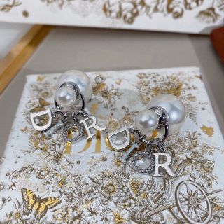 大人気新品 5/10まで掲載予定 DIOR フープピアス パールシルバーピアス