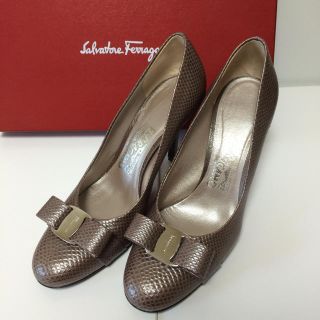 サルヴァトーレフェラガモ(Salvatore Ferragamo)の【オーダー品】フェラガモ パンプス(ハイヒール/パンプス)