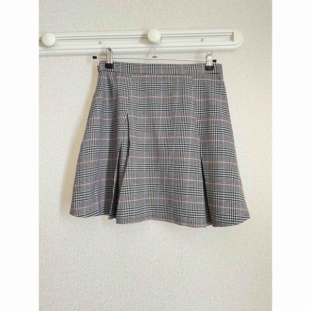 GU(ジーユー)のGU ジーユー チェックミニスカート レディースのスカート(ミニスカート)の商品写真