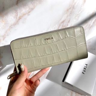 フルラ 新品 長財布 ラウンドファスナー クロコダイル シンプル グレー