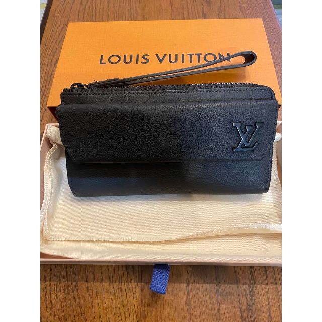 使い勝手の良い LOUIS ジッピー・ウォレット M69831 VUITTON LOUIS