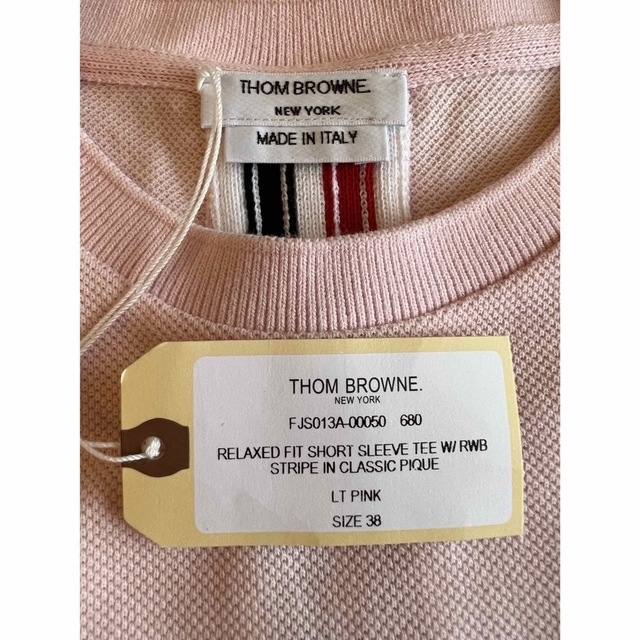 THOM BROWNE(トムブラウン)の【未使用】Thom Browne トムブラウン　ピンク レディースのトップス(Tシャツ(半袖/袖なし))の商品写真