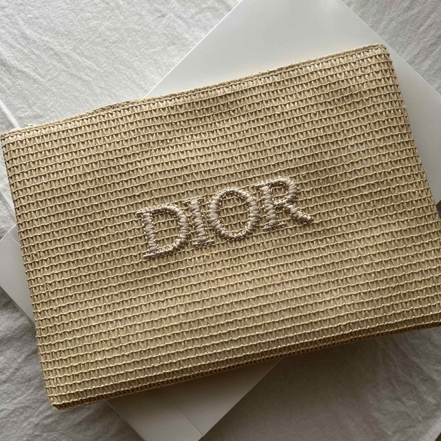 Dior(ディオール)の【24H以内に発送‼️】DIOR ✴︎ ノベルティポーチ レディースのファッション小物(ポーチ)の商品写真