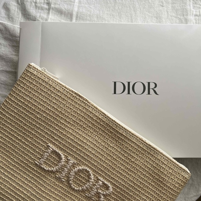 Dior(ディオール)の【24H以内に発送‼️】DIOR ✴︎ ノベルティポーチ レディースのファッション小物(ポーチ)の商品写真