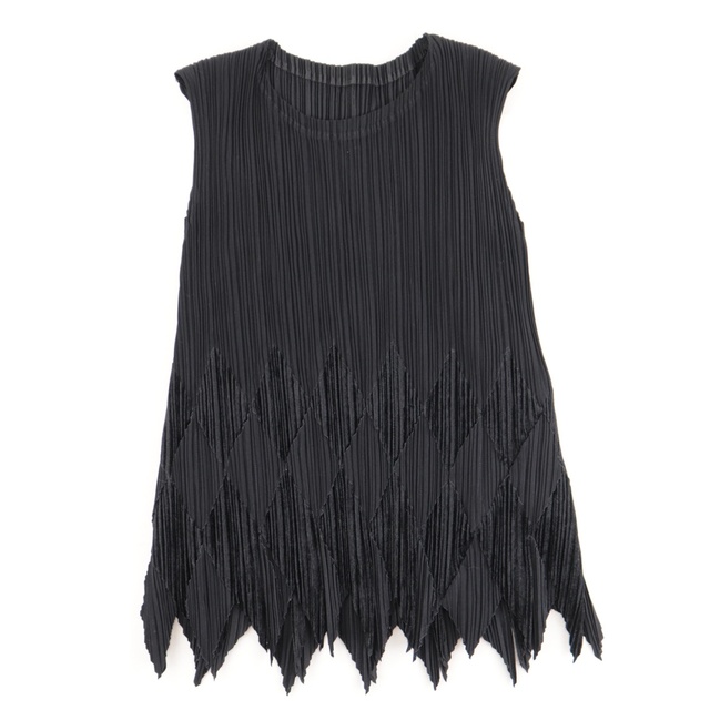 ISSEY MIYAKE - 美品 イッセイミヤケ FETE プリーツ トップス レディース 黒 3 カットソー タンクトップ ISSEY MIYAKE