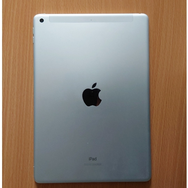 iPad(アイパッド)のiPad (第7世代) 32GBWi-Fi + Cellularモデル中古美品 スマホ/家電/カメラのPC/タブレット(タブレット)の商品写真