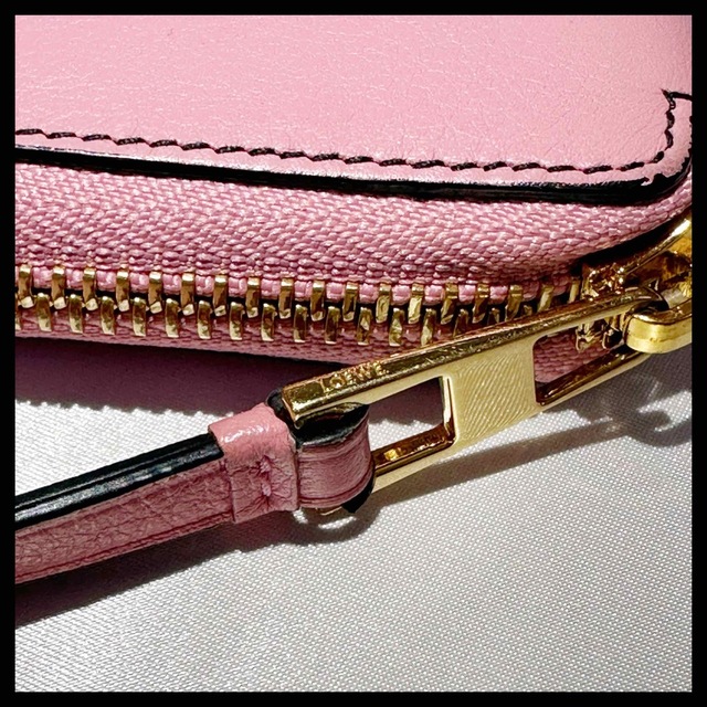 美品 LOEWE ロエベ アナグラム パズル ラウンドジップ ミニ財布 ピンク